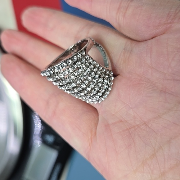 Silver Tone Rhnistones Ring Size 6 - Picture 14 of 17